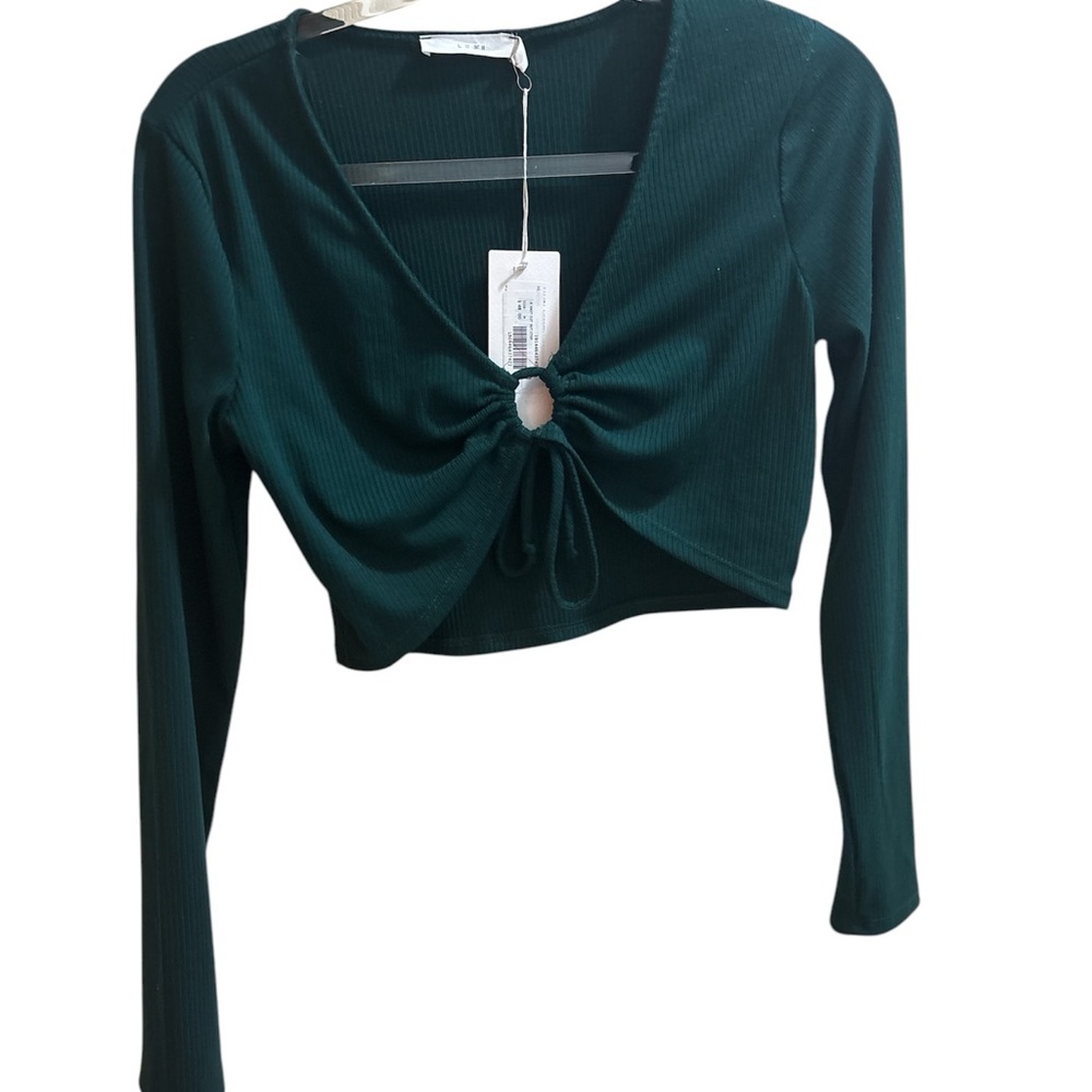 NWT- Lush Dark Green Crop Cut Out Tie Front Long Sleeve Blouse size Medium.